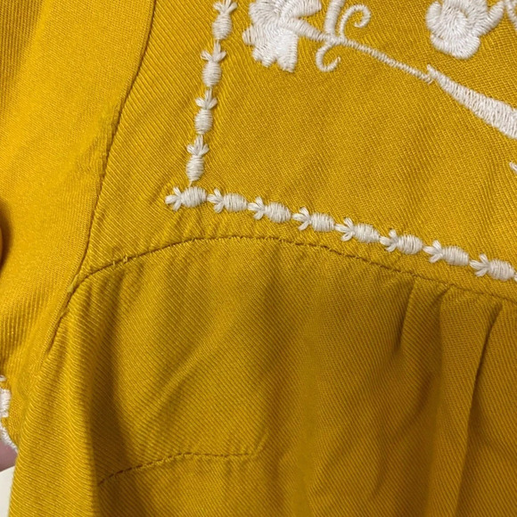 Old Navy Floral Dress - Picture 4 of 9